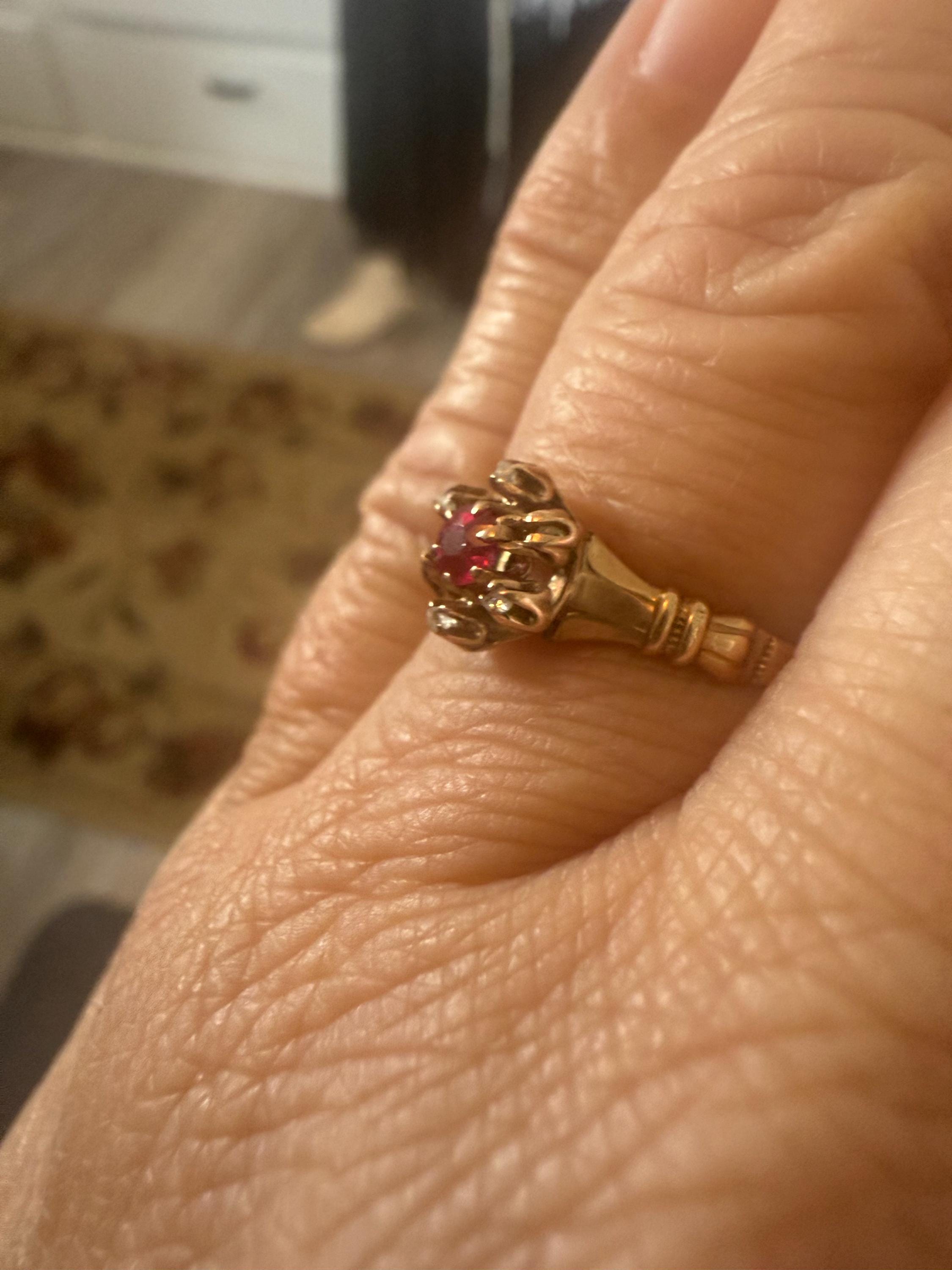 Vintage Antique Estate 10k Gold Ruby Diamond Ring with Diamond Chips Size 7 1/2