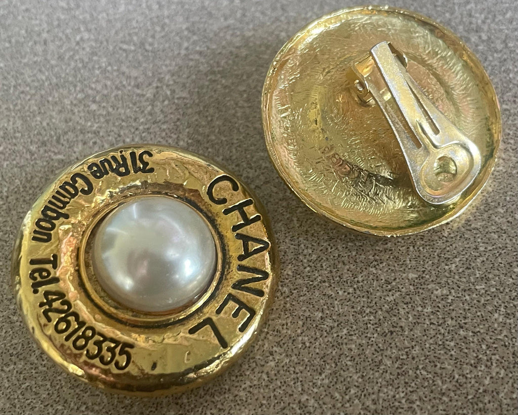 Beautiful Vintage Chanel 31 Rue Cambon Clip Earrings Gold Tone Costume