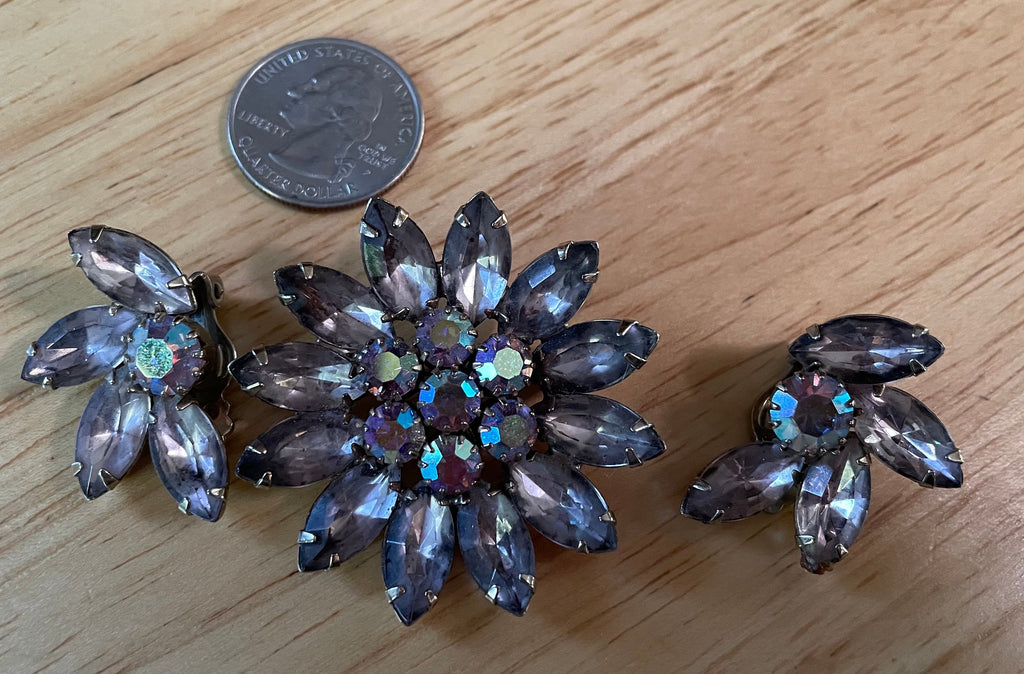 Stunning Unsigned Lavender Rhinestone Brooch Pin and Clip Earrings