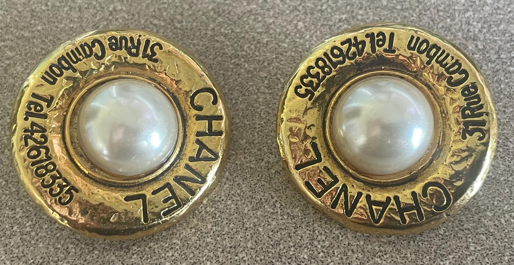 Beautiful Vintage Chanel 31 Rue Cambon Clip Earrings Gold Tone Costume