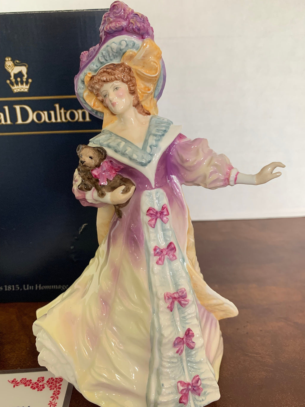 Vintage 1995 Lady Doulton Royal Doulton "Lily" with her Dog Figurine New in Box