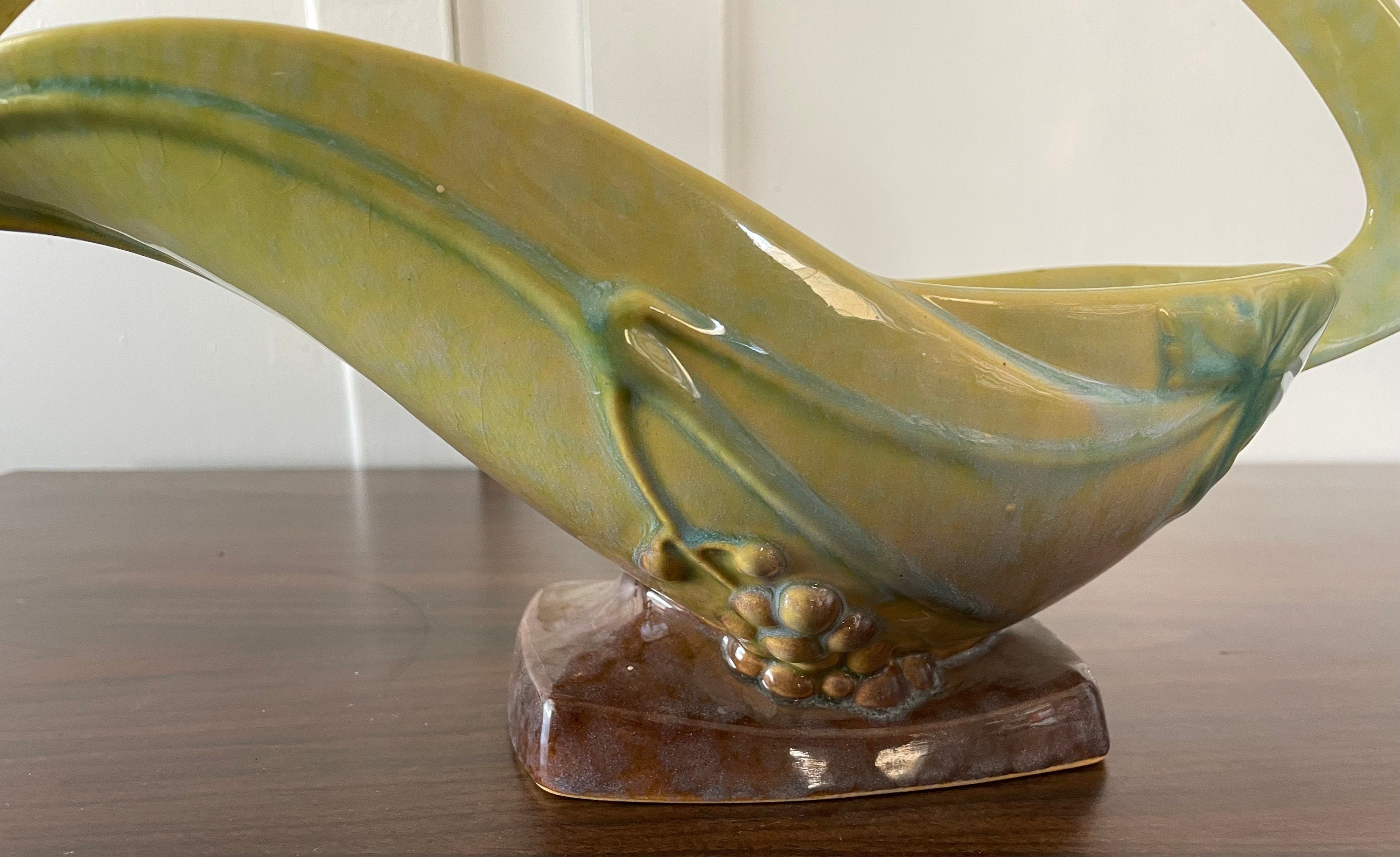 Vintage ROSEVILLE Windcraft Art Pottery Vase with Handle 209 12" Rare Green Color