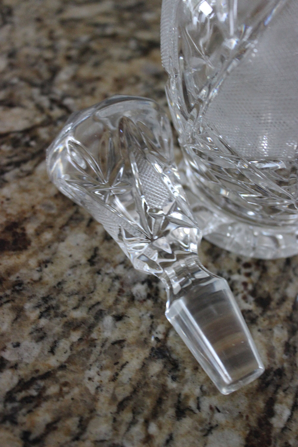 Stunning Vintage Heavy Cut Crystal Liquor Decanter Wine Carafe Very Elegant
