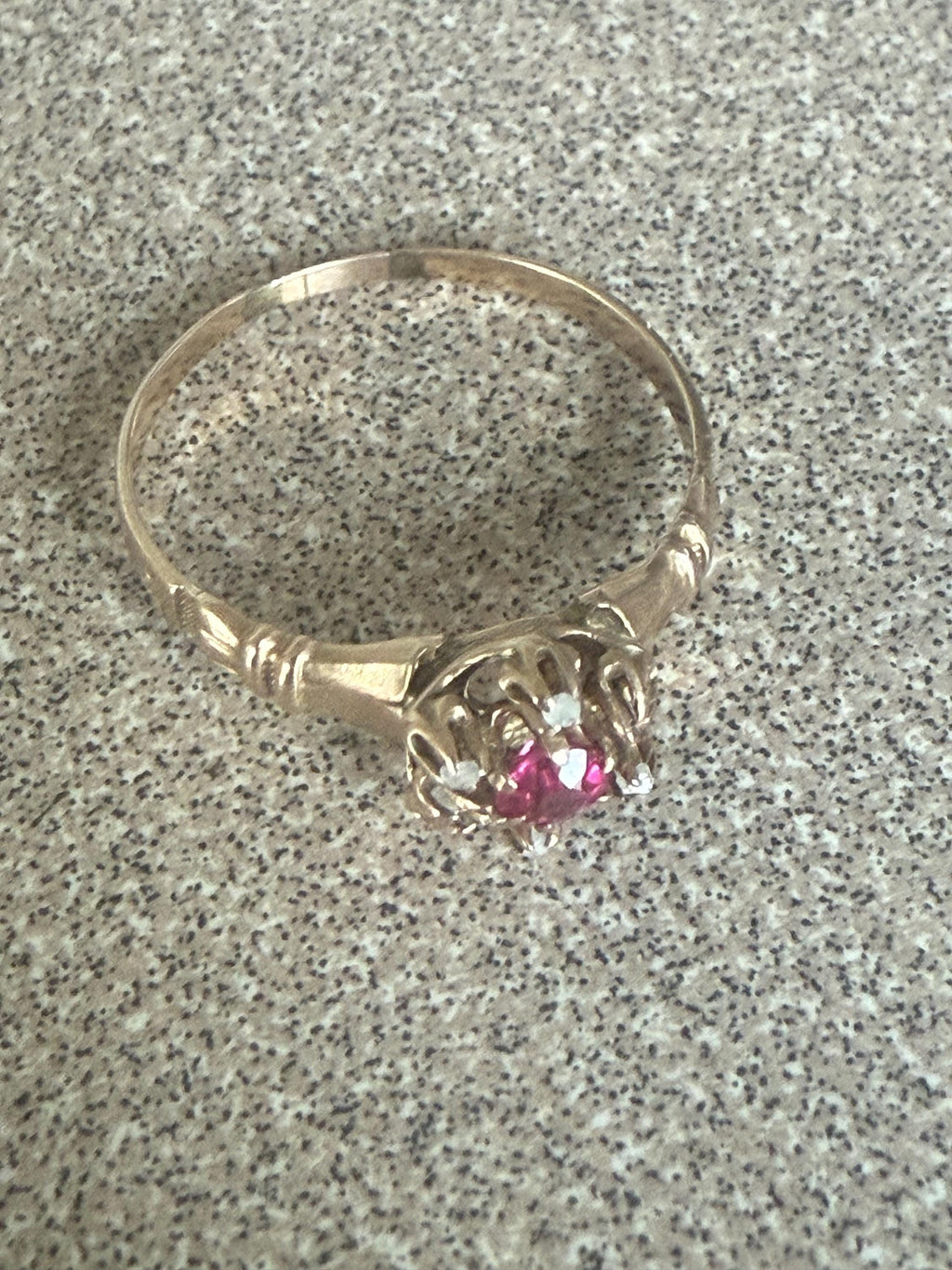 Vintage Antique Estate 10k Gold Ruby Diamond Ring with Diamond Chips Size 7 1/2