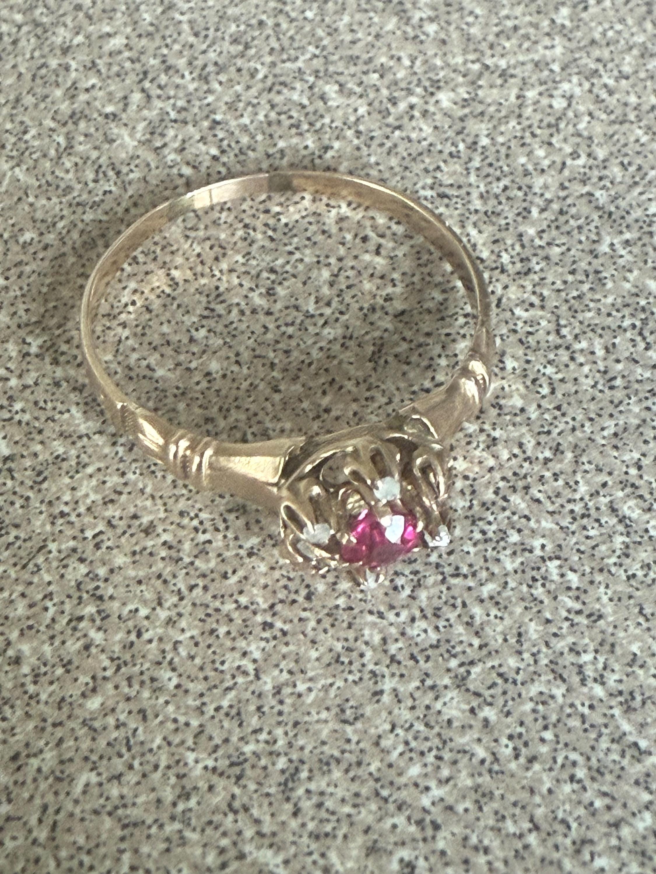 Vintage Antique Estate 10k Gold Ruby Diamond Ring with Diamond Chips Size 7 1/2