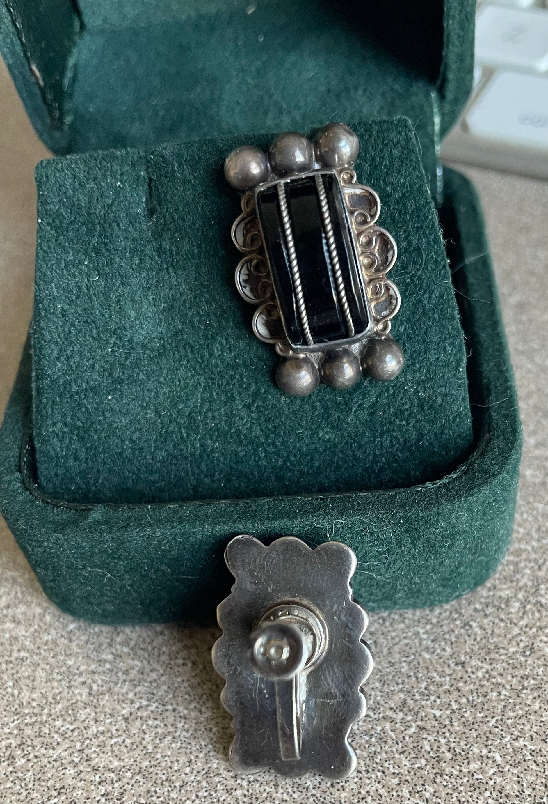 Beautiful Antique Taxco Mexican Silver and Black Onyx Screwback Earrings