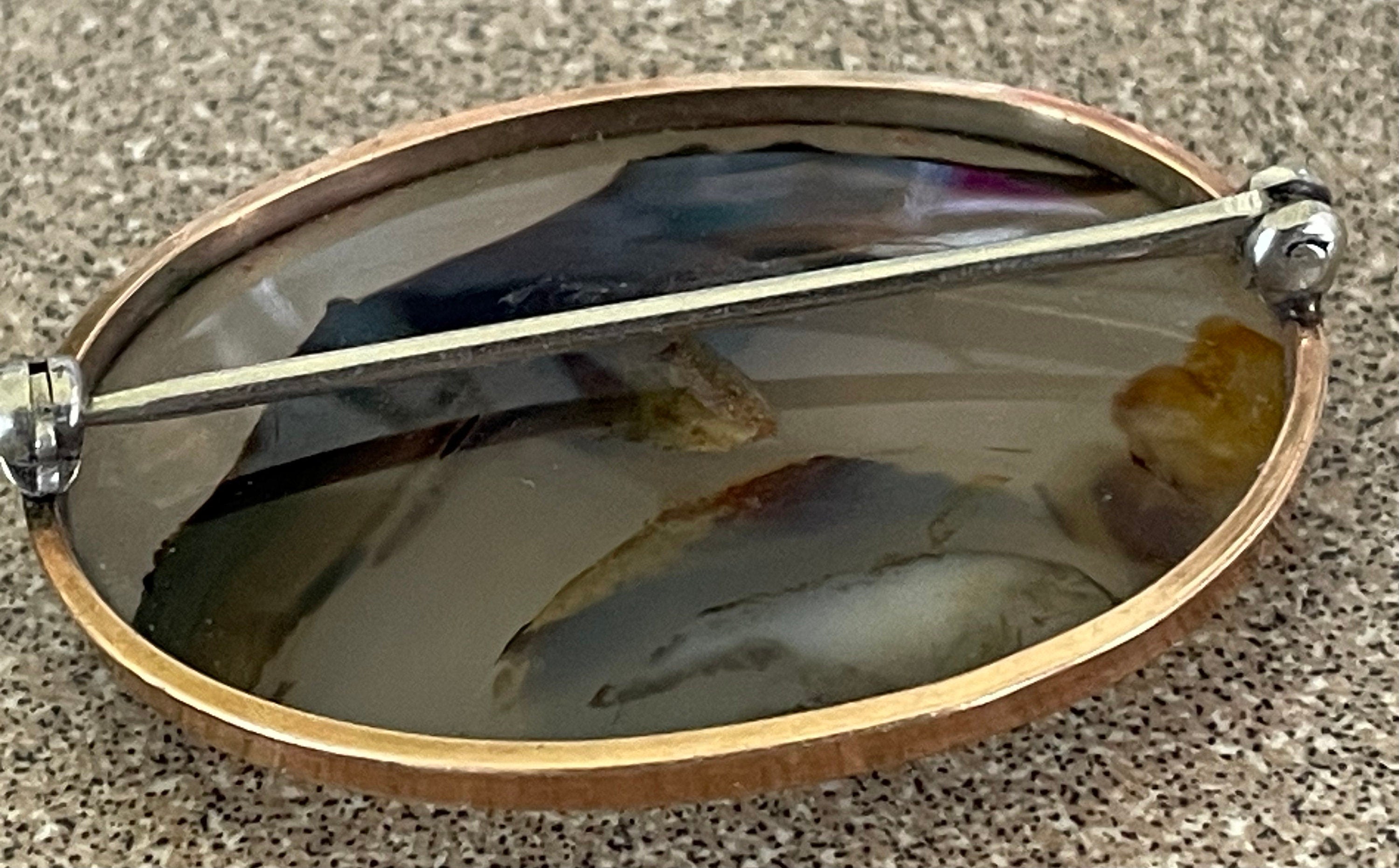 Beautiful Vintage Agate Brooch Pin Banded in 10k Gold
