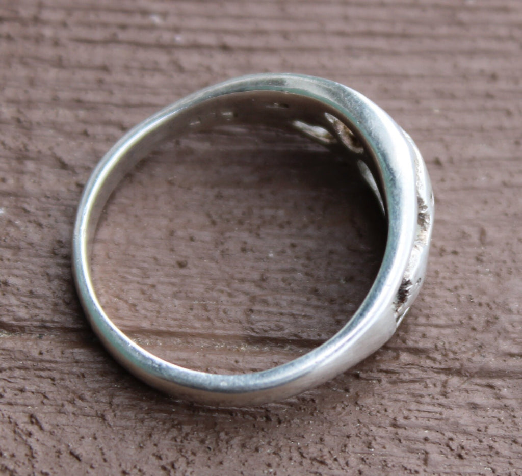 Beautiful Vintage Petite Sterling Silver Sculpted Dolphin Ring Size 7 1/2