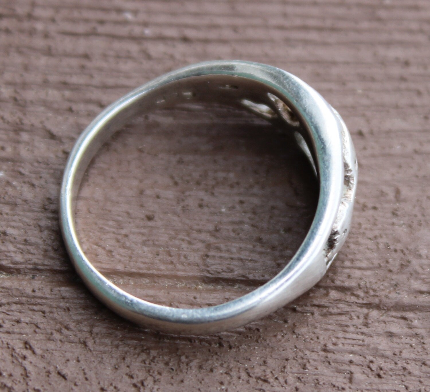 Beautiful Vintage Petite Sterling Silver Sculpted Dolphin Ring Size 7 1/2