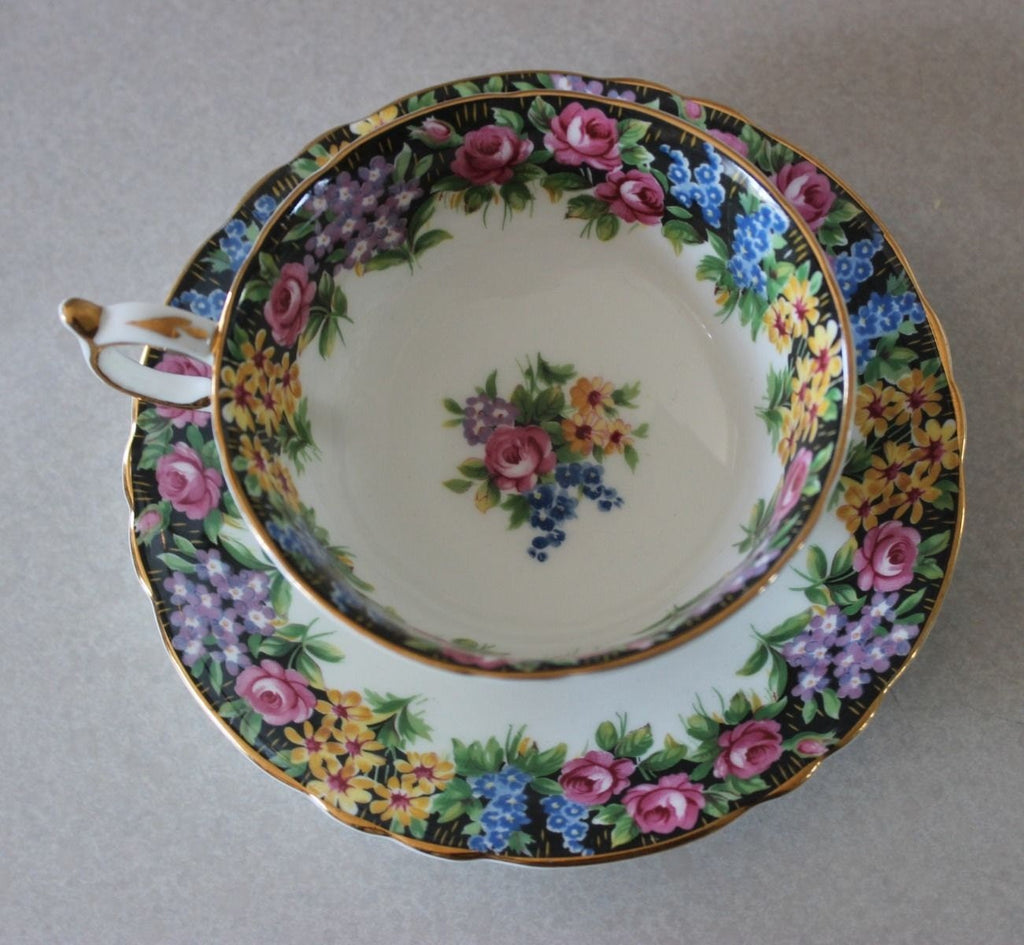 Stunning Paragon Tea Cup and Saucer Floral Garden w Roses