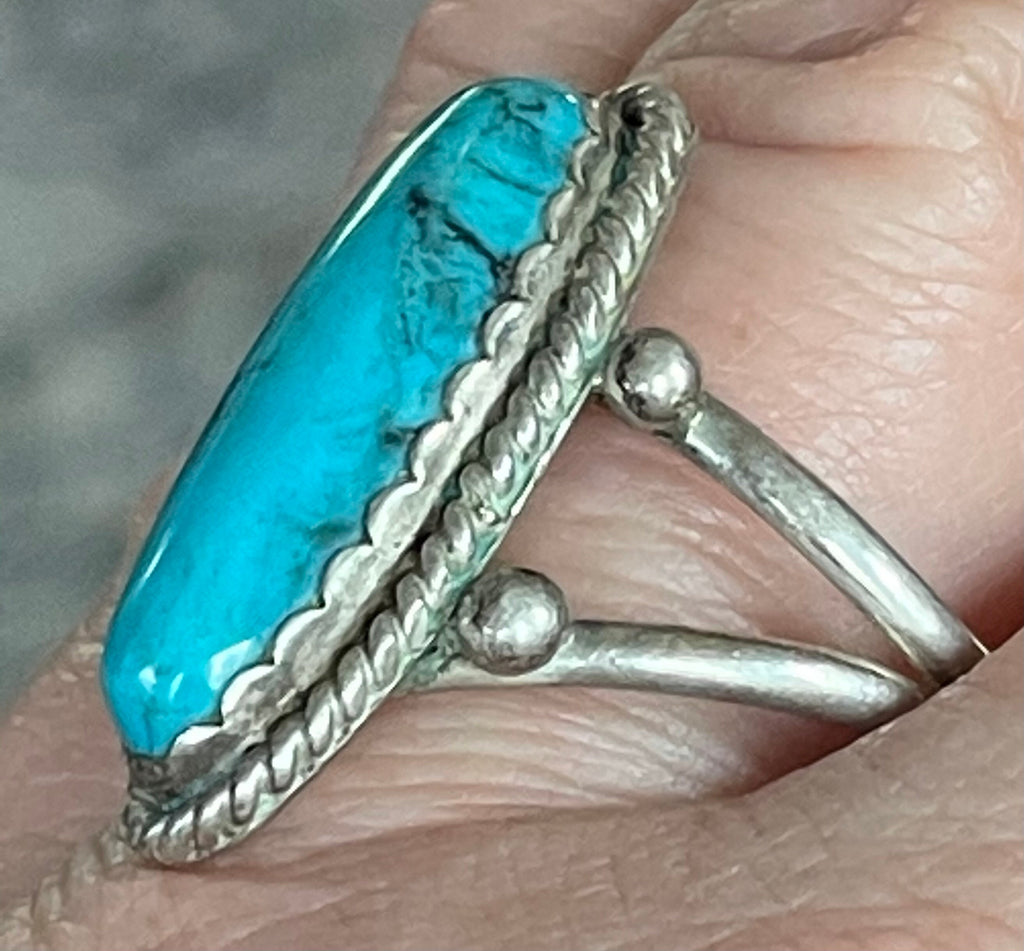 Beautiful Native American Sterling Silver and Turquoise Ring Size 11