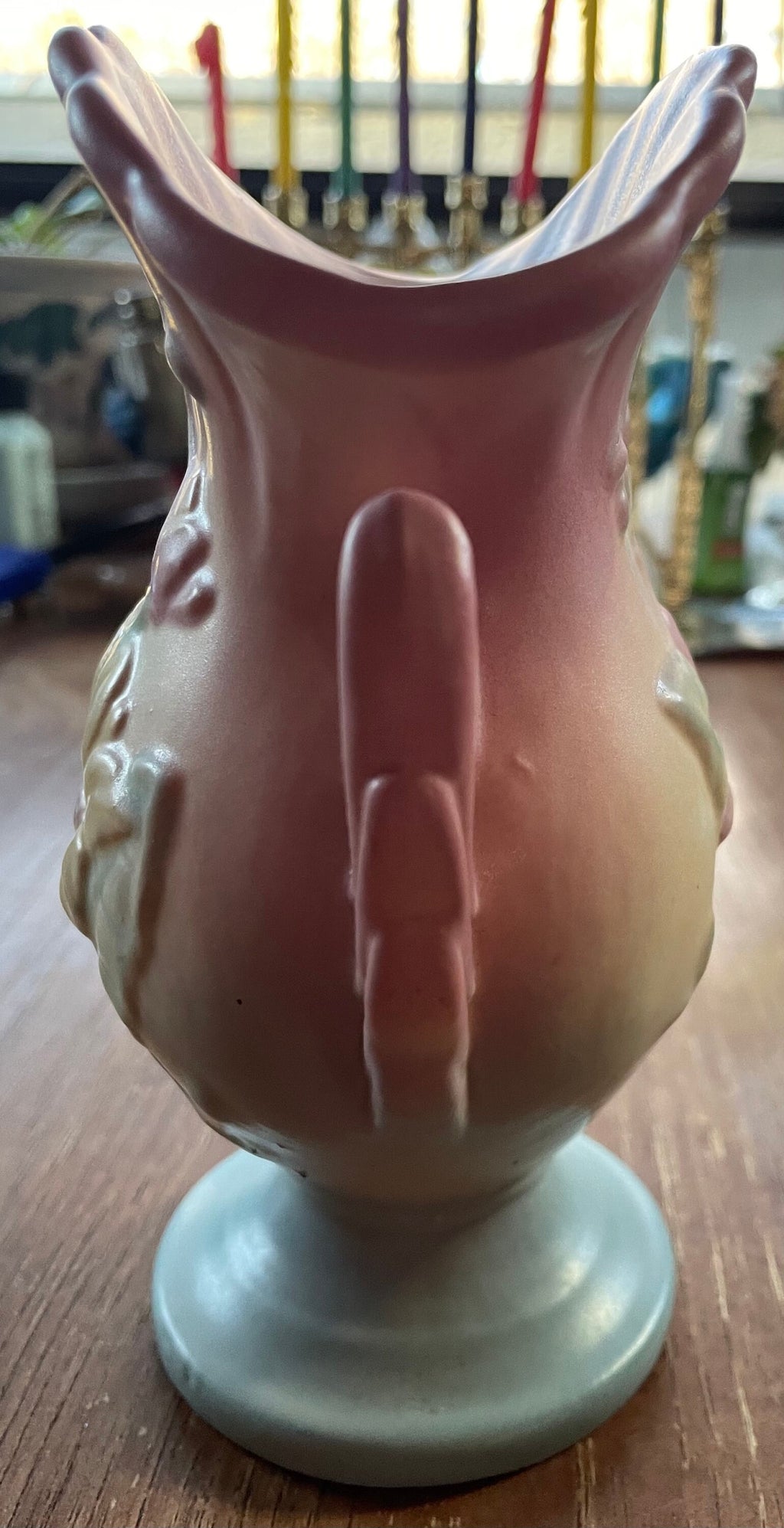 Beautiful 1930's Hull Art Pottery Swan Handled Vase  12-6 1/4