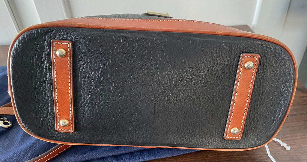 Vintage Genuine Leather Dooney and Bourke Purse Shoulder Bag Crossbody Duck Dust Cover