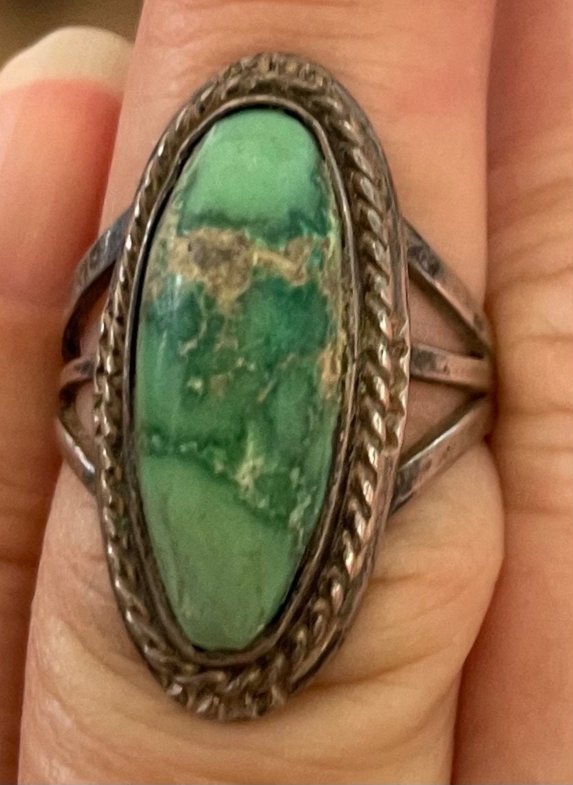 Vintage Artist Signed "H" Native American Blue Green Turquoise Sterling Silver Ring Size 6