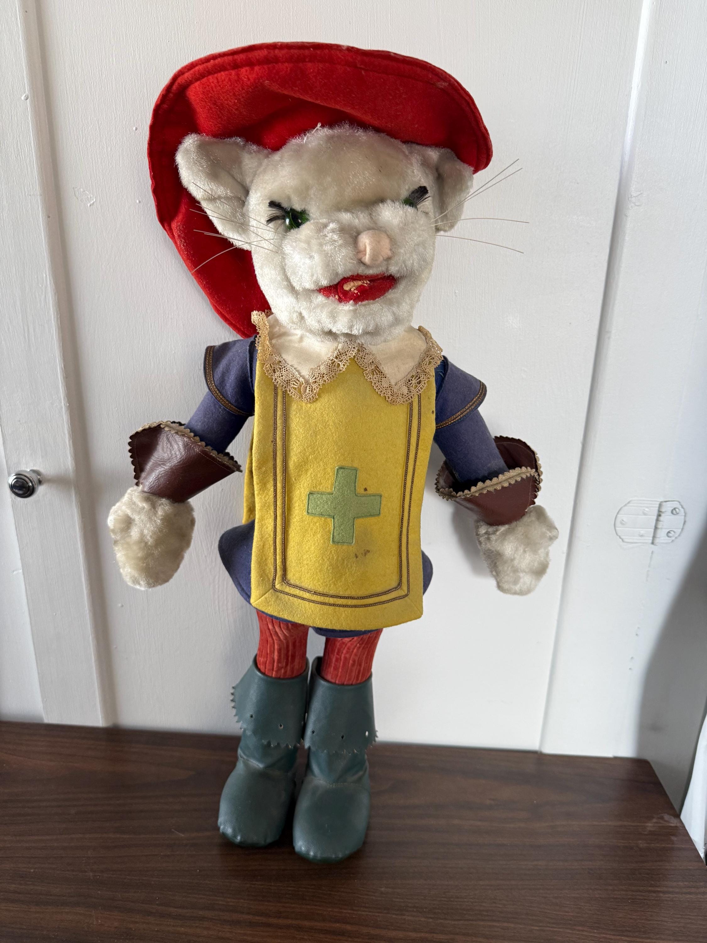 Extremely Rare Vintage Puss n Boots Stuffed Plush Animal Made in Italy Saks Fifth Avenue Tag