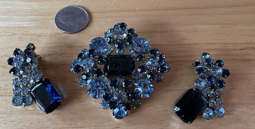Stunning Large D & E Juliana Vintage Dark Blue Rhinestone Brooch Pin and Clip Earrings Set