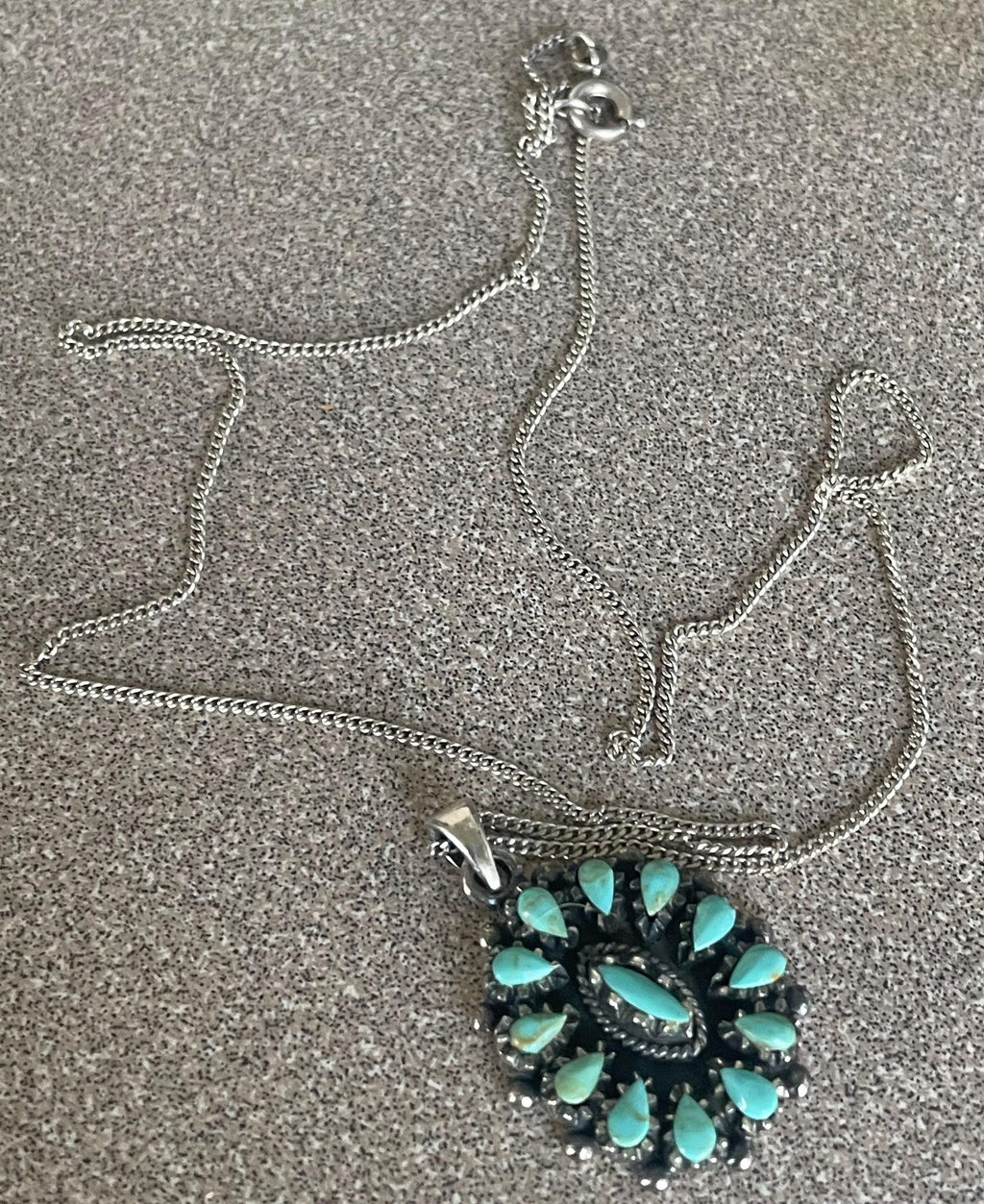 Beautiful Vintage Native American Turquoise Sterling Silver Petit Point Necklace