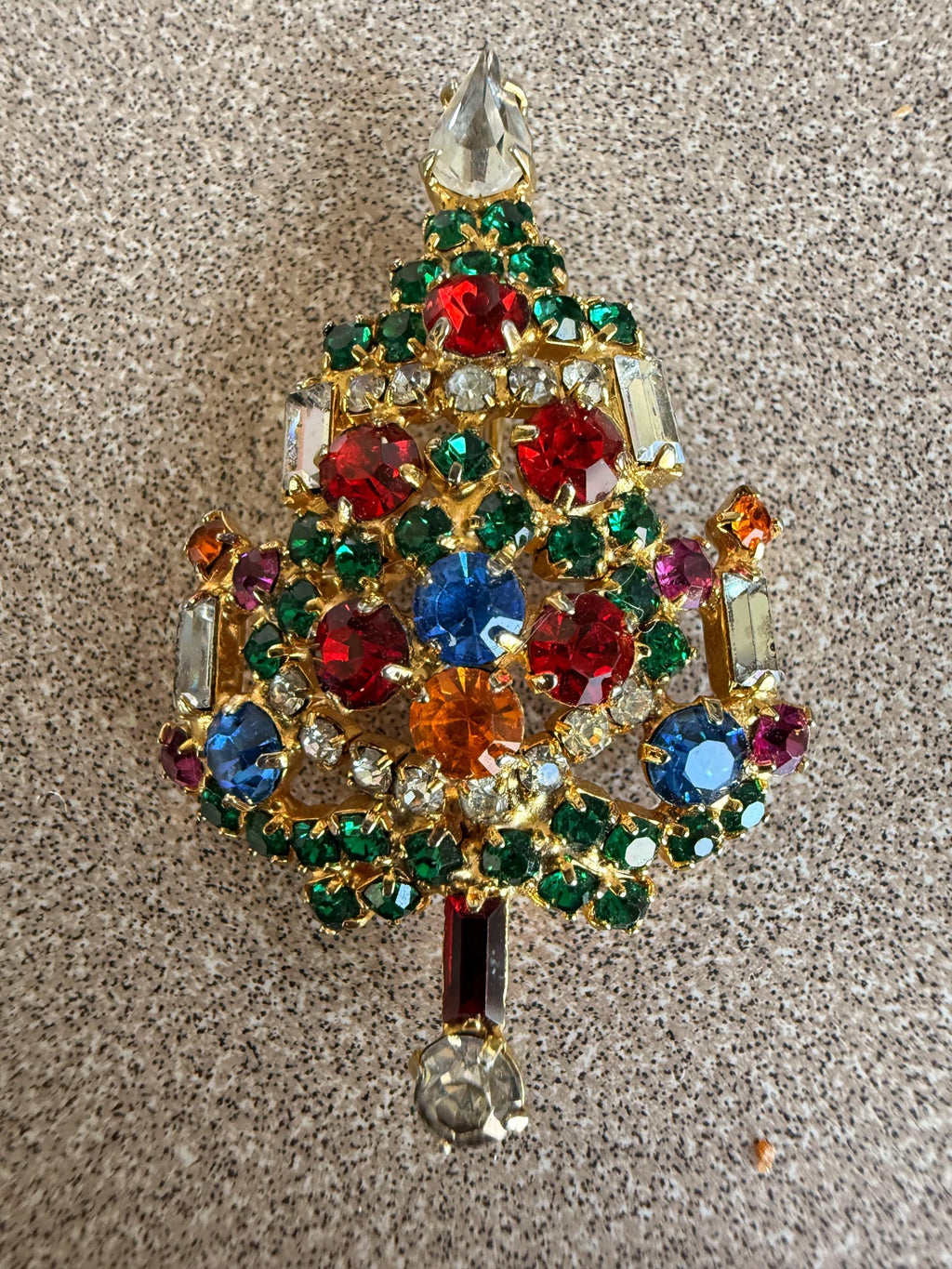 Beautiful Signed Warner Rhinestone Christmas Tree Brooch Pin
