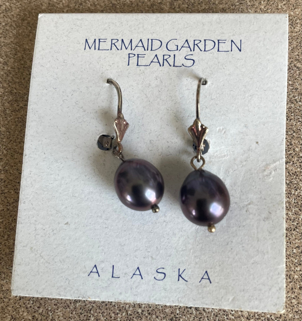 Beautiful Vintage Sterling Silver and  Black Mermaid Garden Pearls Dangle Earrings