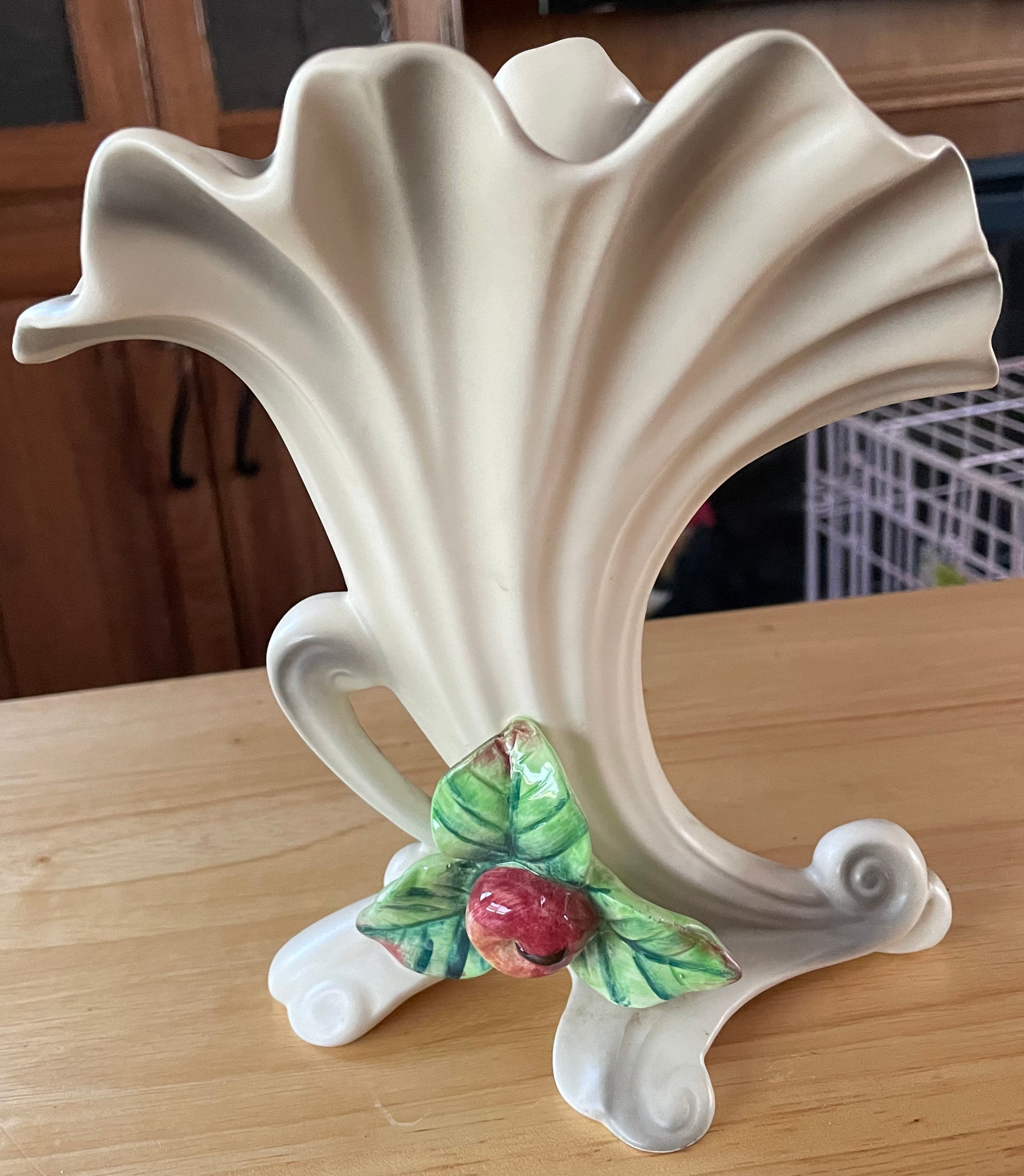 Beautiful Vintage  Napco Cornucopia Vase with Apple Design