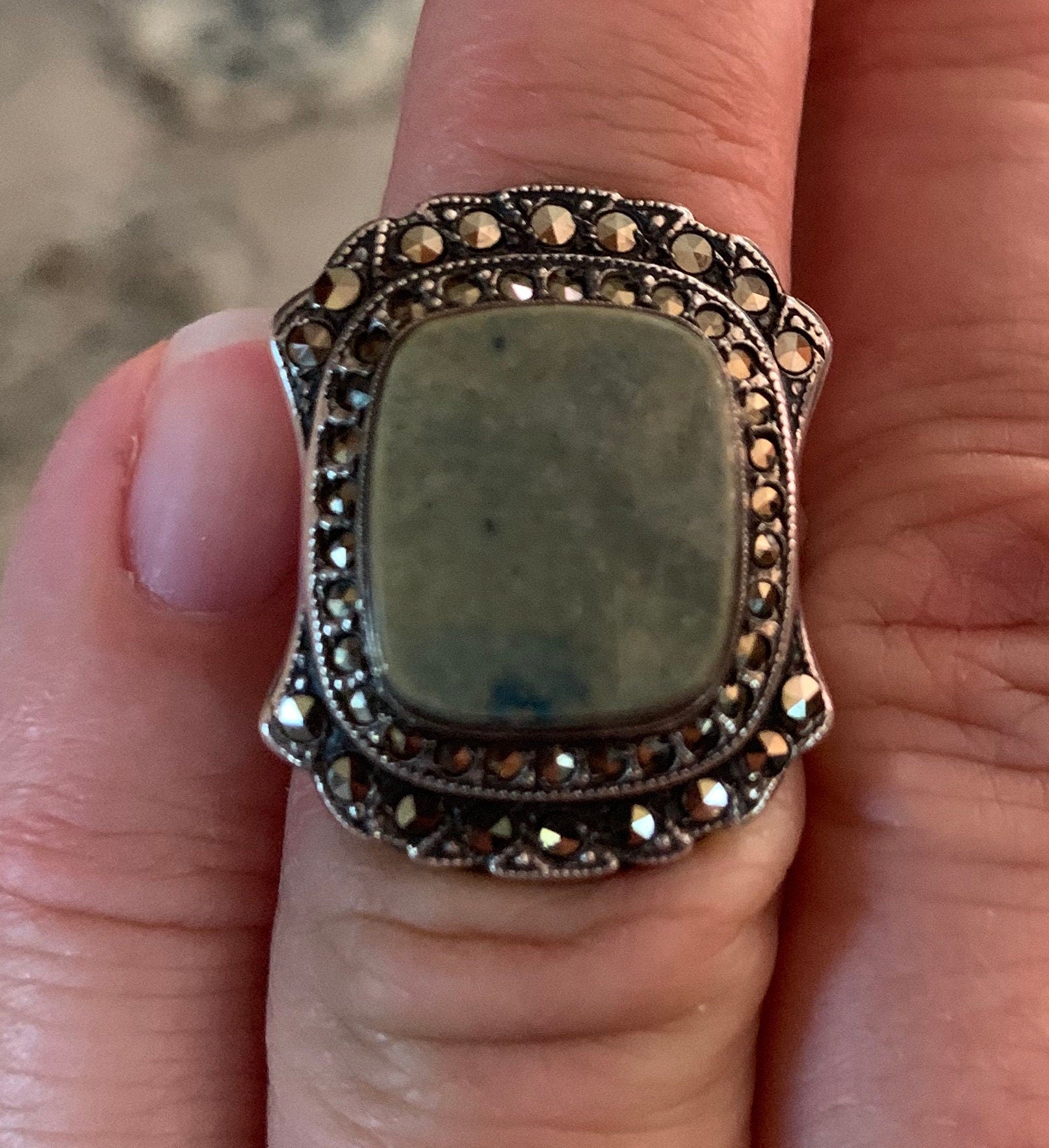Beautiful Sterling Silver Green Jade and Marcasite Ring size 3 1/2