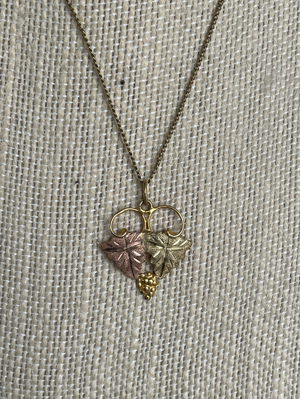 10k Gold Black Hills Gold Necklace With Leafs and Grapes 18" Gold Chain