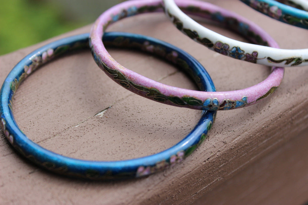 Lot of 4 Cloisonne Bangle Bracelets Turquoise White Blue Pink