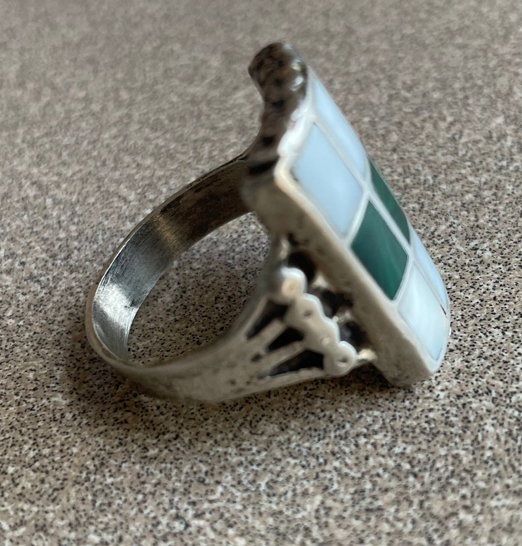 Vintage Native American Sterling Silver Malachite And Mother of Pearl Mans Ring Size 12