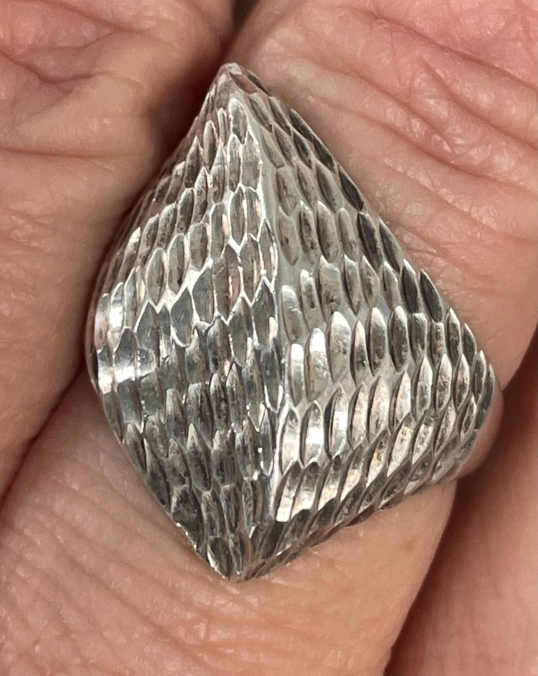 Unique Vintage Ladies Artist Signed Sterling Silver Modernist Ring Size 9
