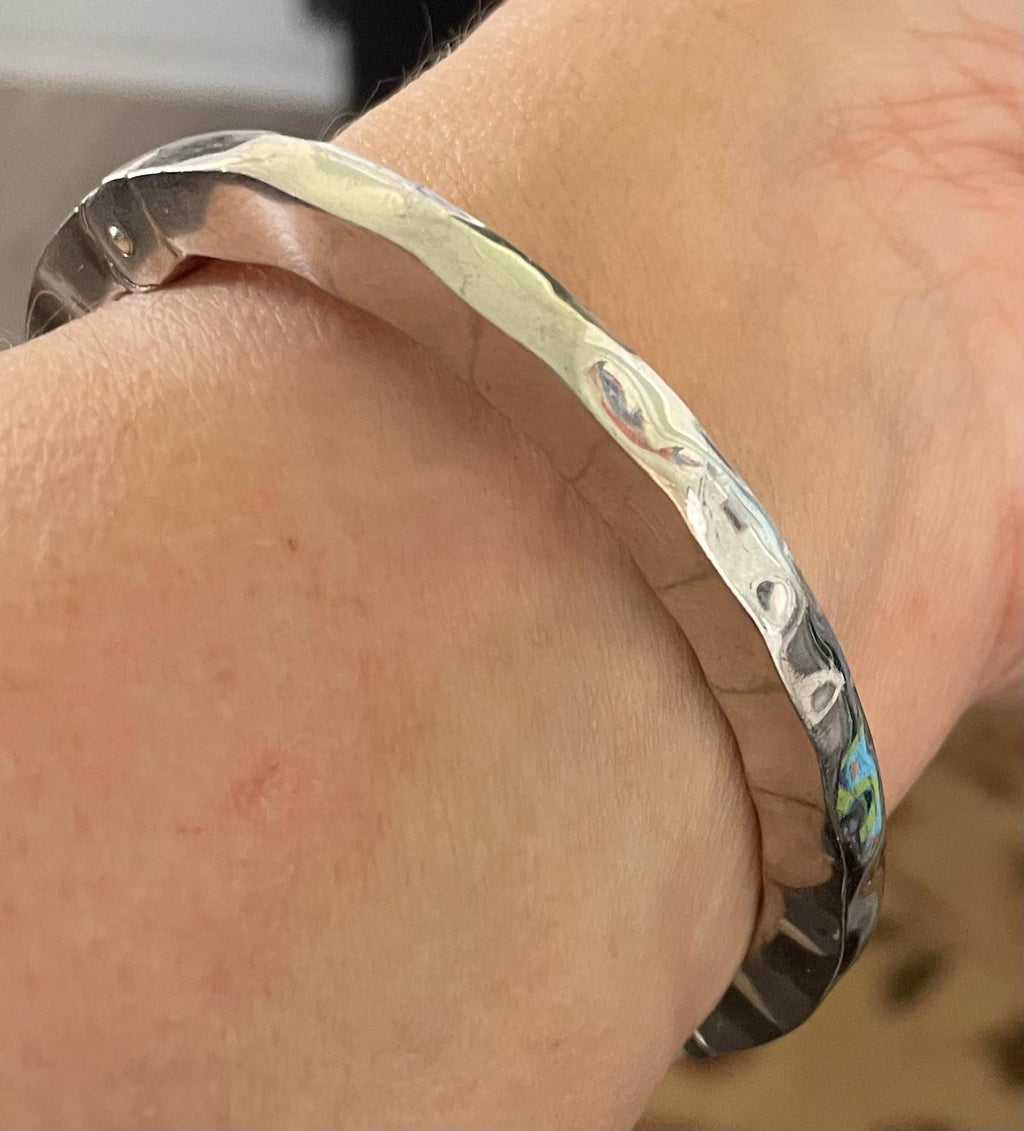 Beautiful Vintage HOB Sterling Silver Hinged Bangle Bracelet Made in Italy