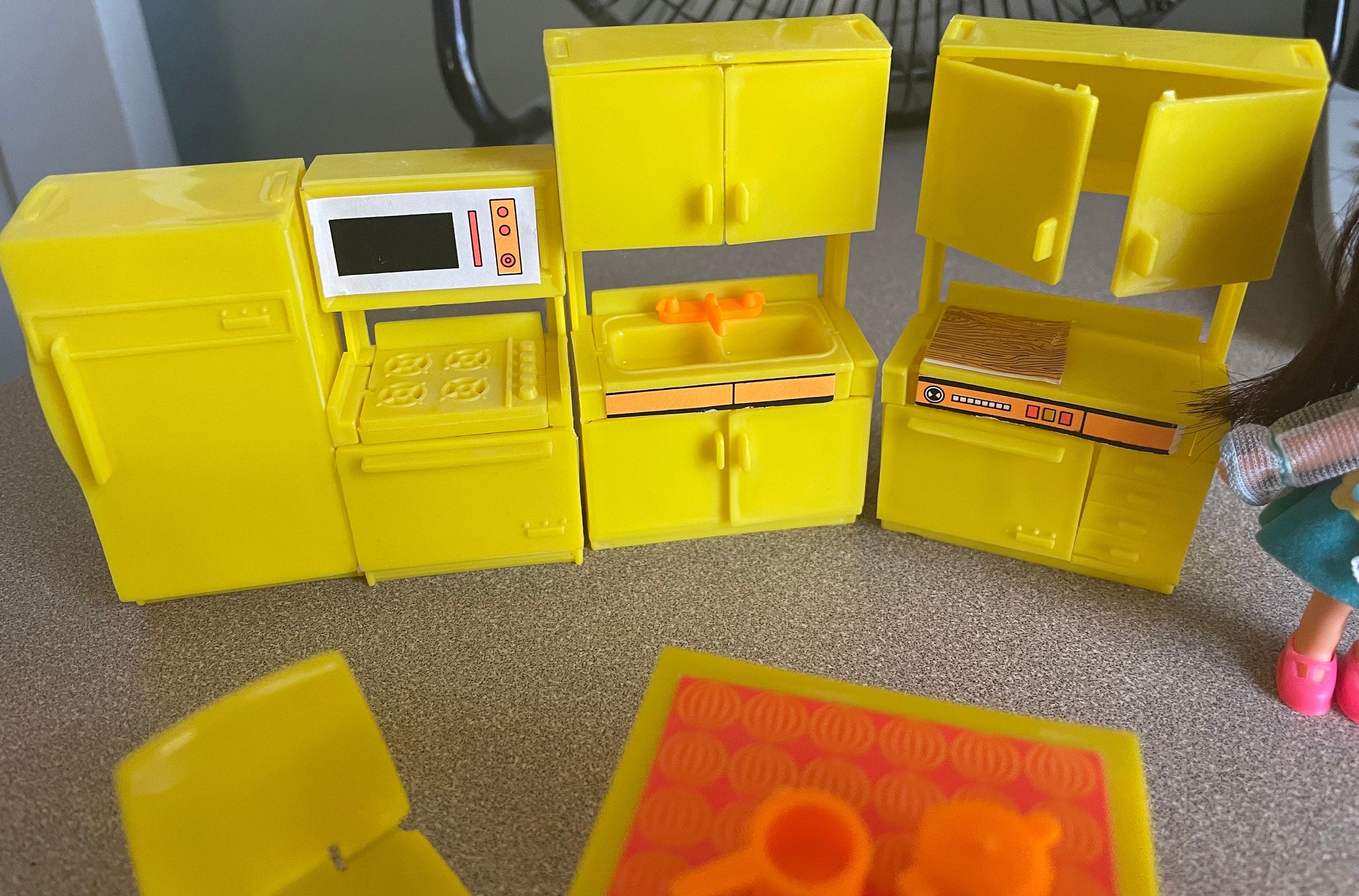 Rare Vintage 1969 Liddle Kiddles Playhouse Kitchen Set Cookin Hiddle Little Doll Cook