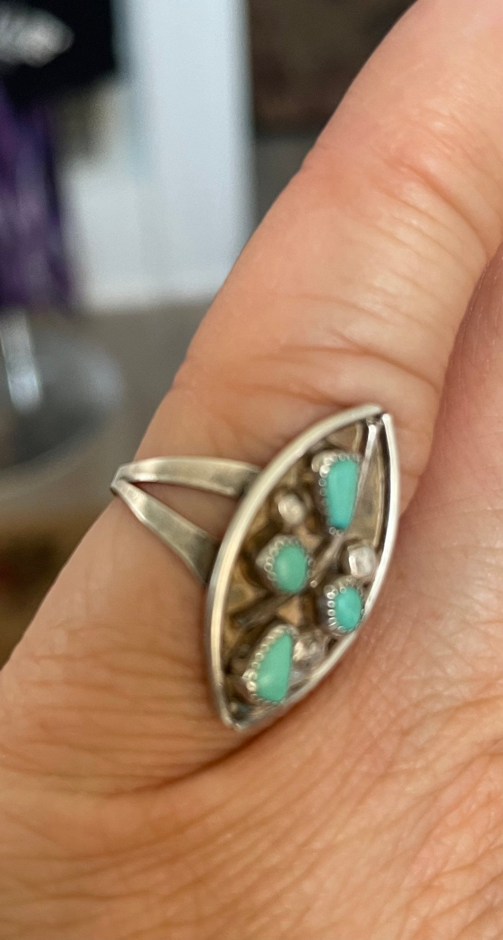 Beautiful Vintage Petite Native American Pawn Silver Turquoise Ring 6 1/2