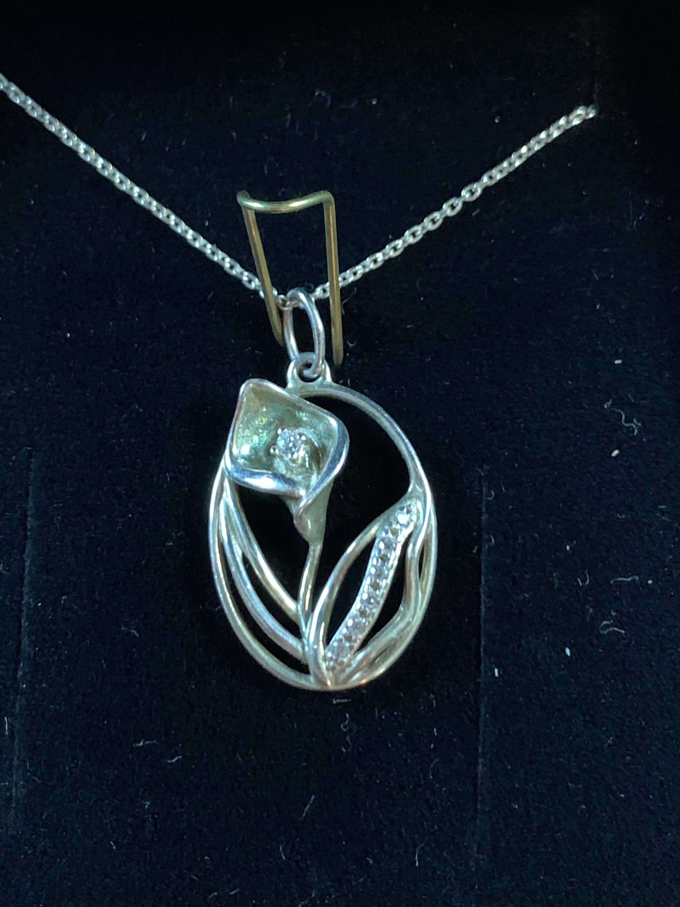 Beautiful Sterling Silver Lilly Necklace with Cubic Stones
