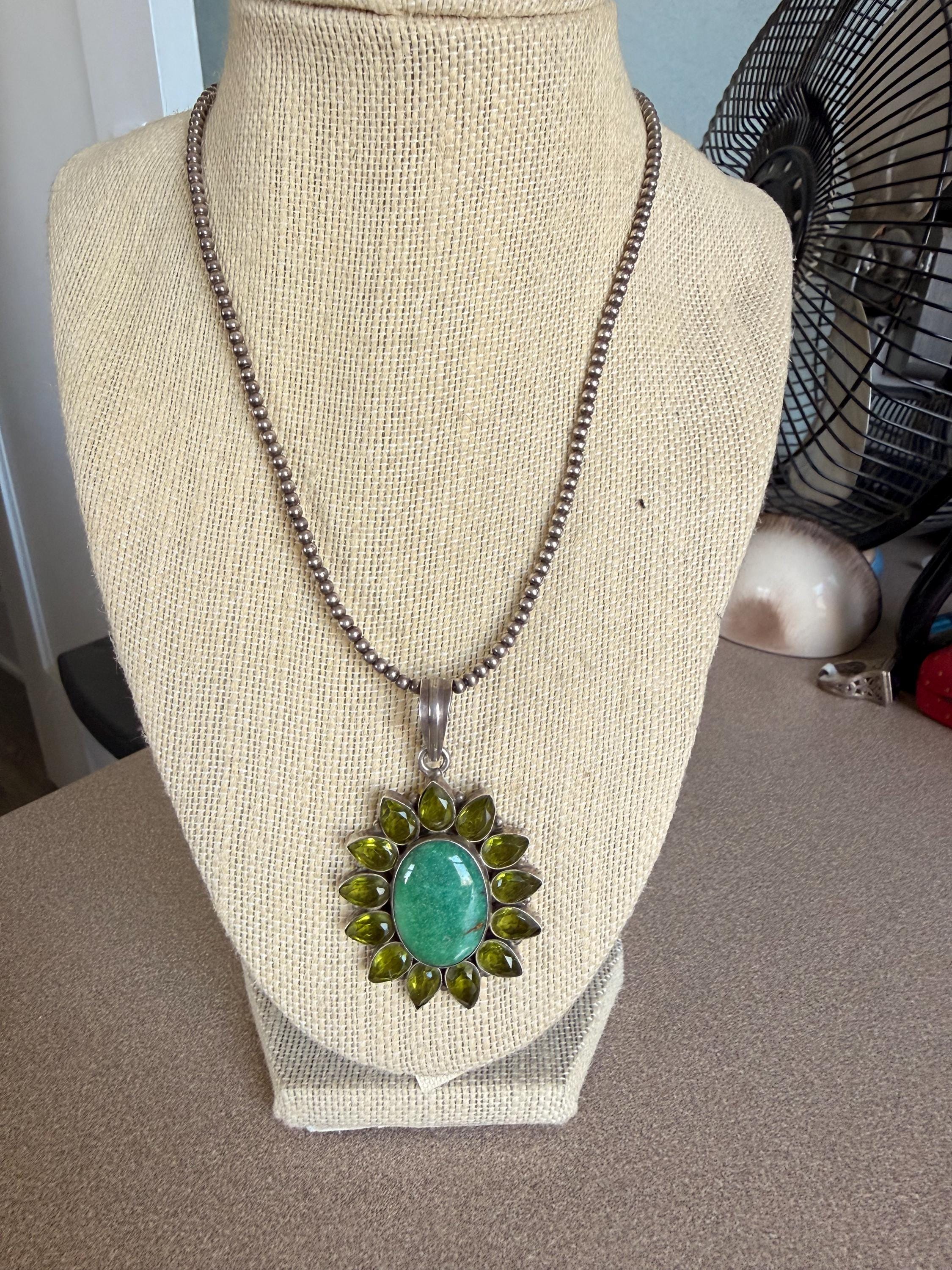 Beautiful Vintage Sterling Silver Green Turquoise and Peridot Flower Pendant Necklace