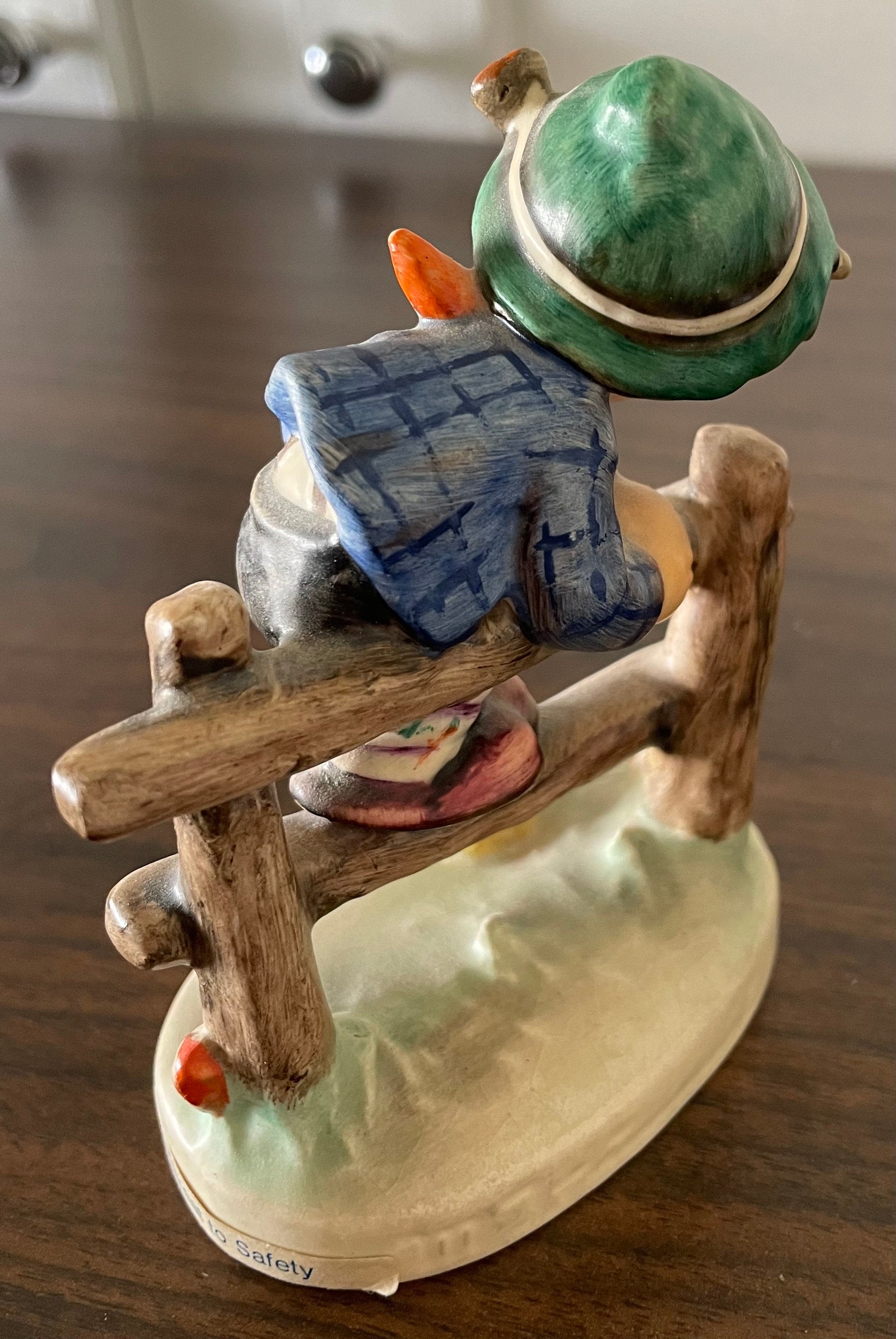Vintage 1979  M J Hummel  "Retreat to Safety" Figurine