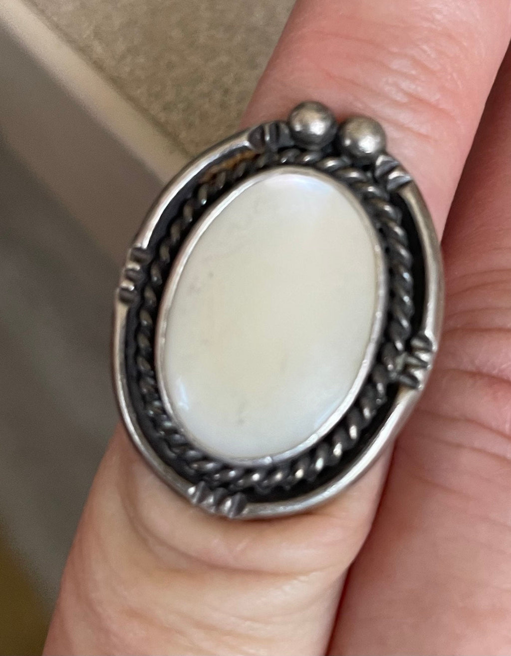 Vintage Native American White Mother Of Pearl Sterling Silver Ring Size 5 1/2