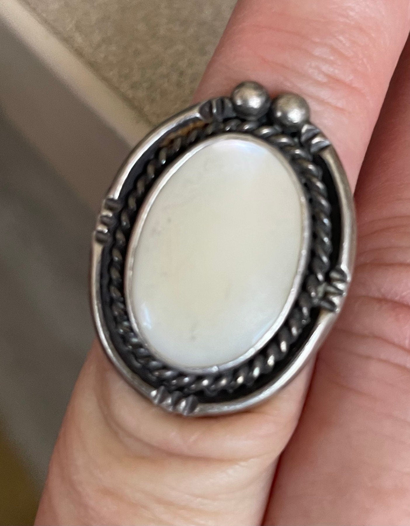 Vintage Native American White Mother Of Pearl Sterling Silver Ring Size 5 1/2