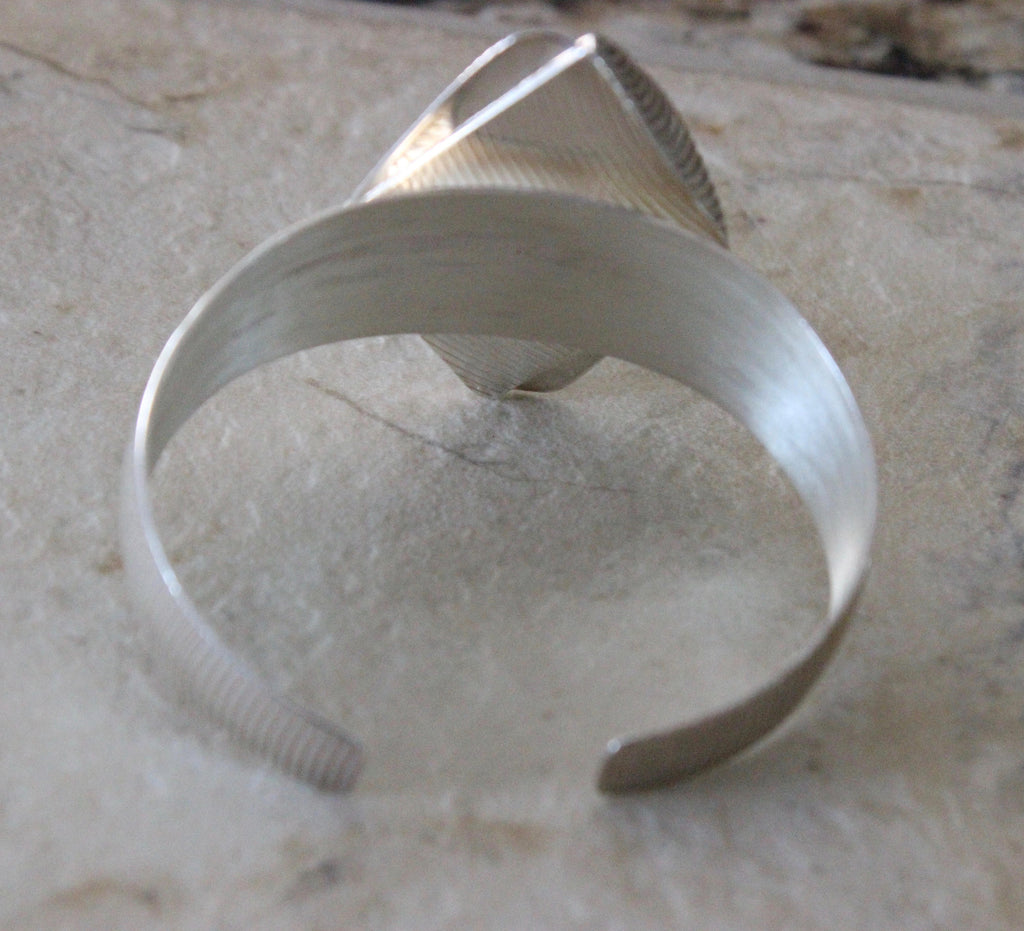 Beautiful Modernist Artist Signed DE Sterling Silver Multicolor Turquoise Cuff Bracelet