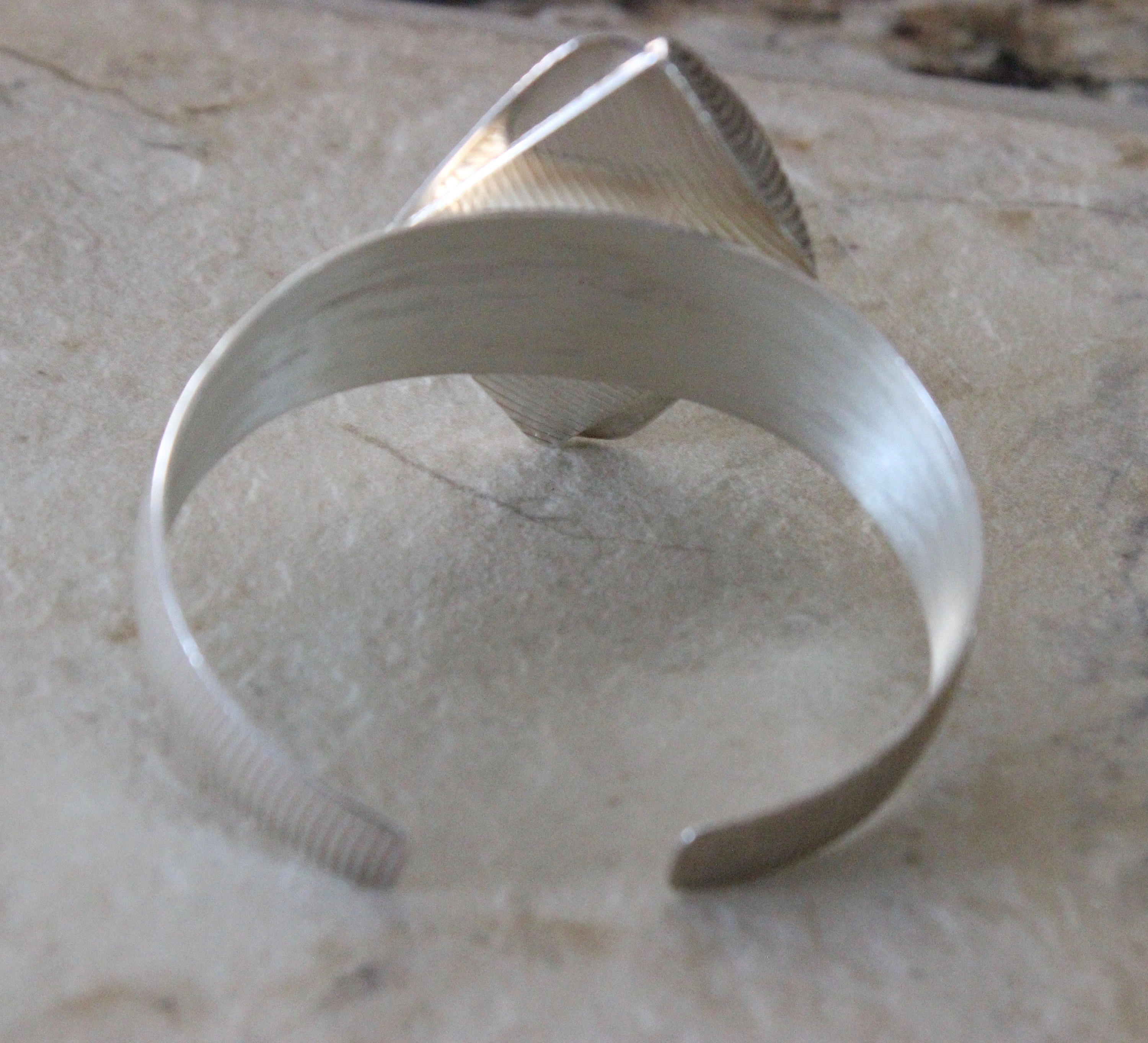 Beautiful Modernist Artist Signed DE Sterling Silver Multicolor Turquoise Cuff Bracelet