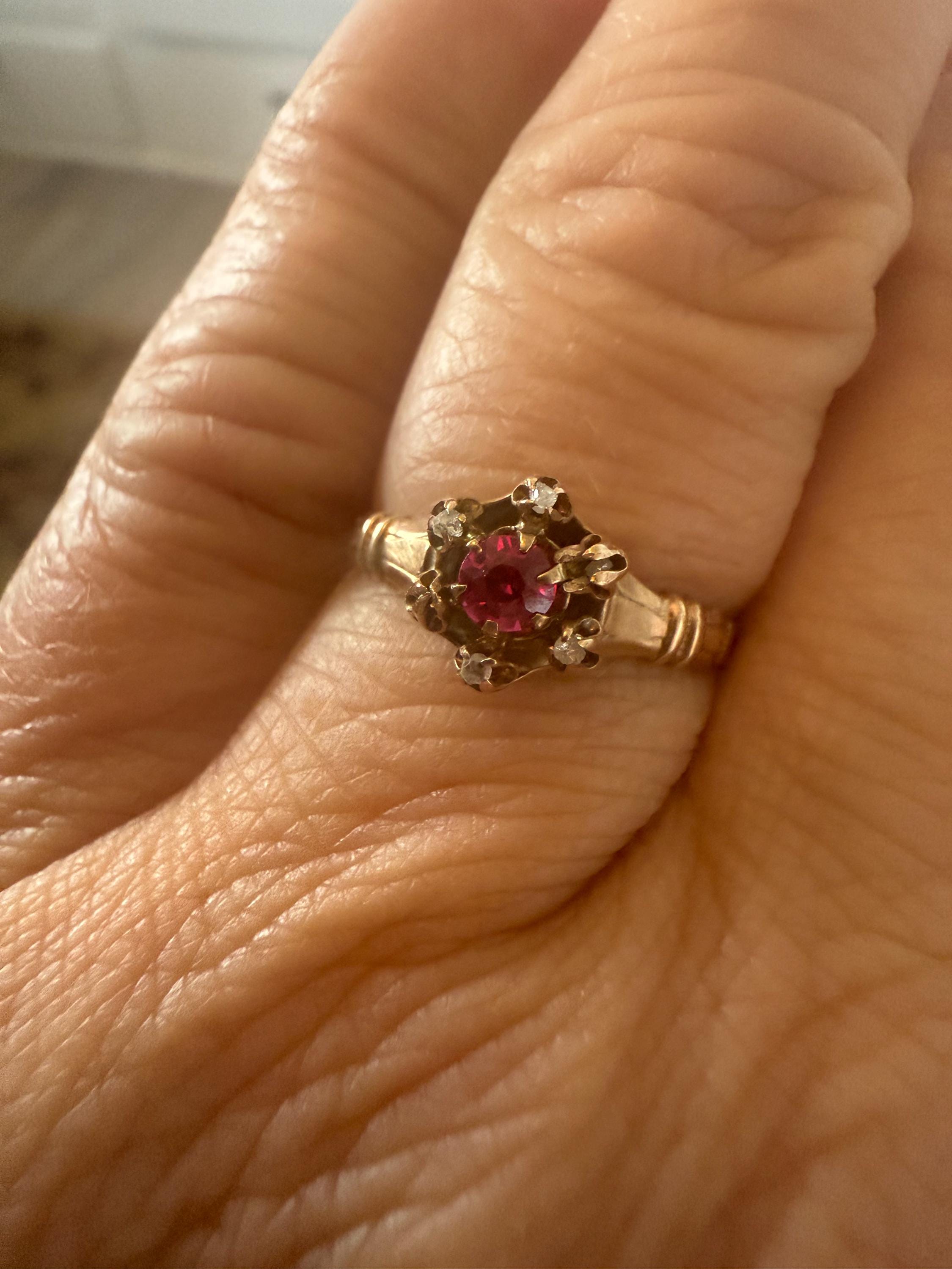 Vintage Antique Estate 10k Gold Ruby Diamond Ring with Diamond Chips Size 7 1/2