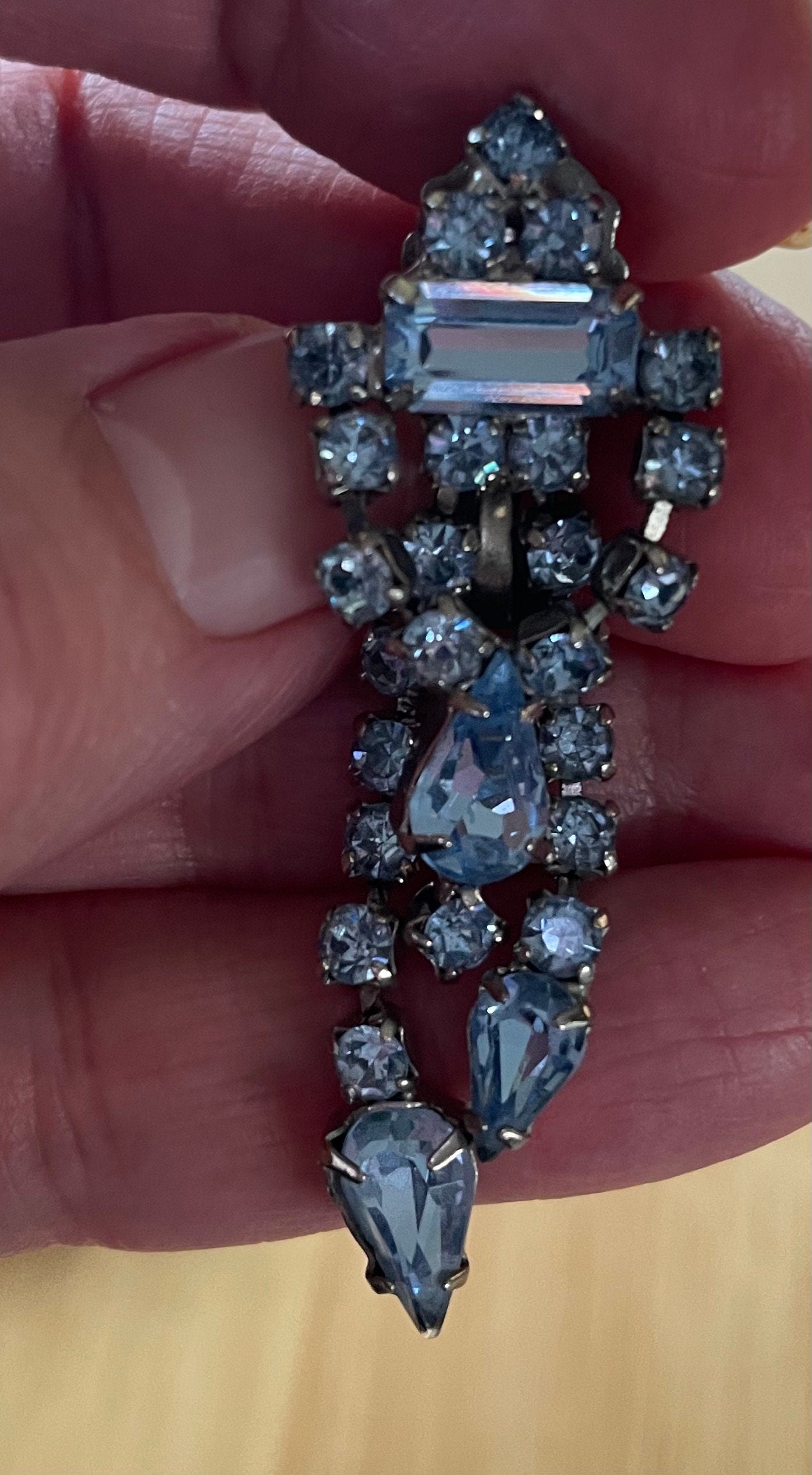 Large Vintage D & E Juliana Light Blue Rhinestone  Brooch Pin and Clip Earrings