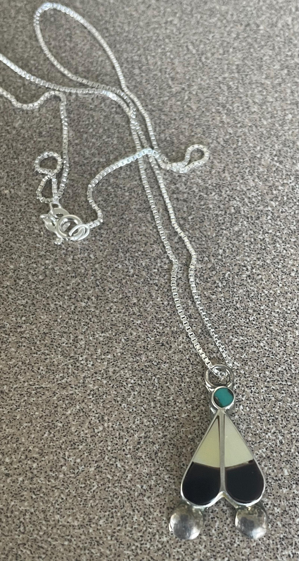 Beautiful Vintage Native American Turquoise Mother of Pearl and Black Onyx Sterling Silver Necklace